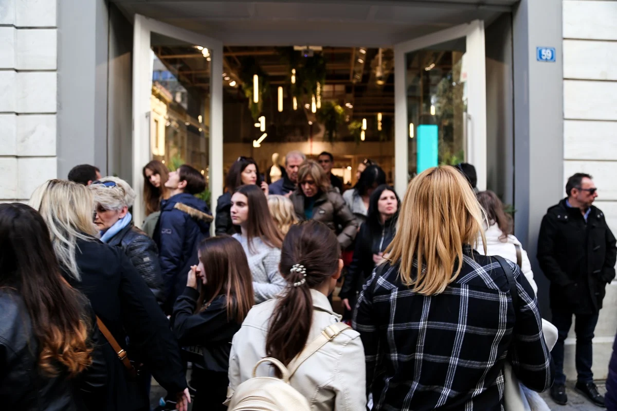 Ξαφνική Κυριακή με ανοιχτά μαγαζιά πριν τα Χριστούγεννα 2024