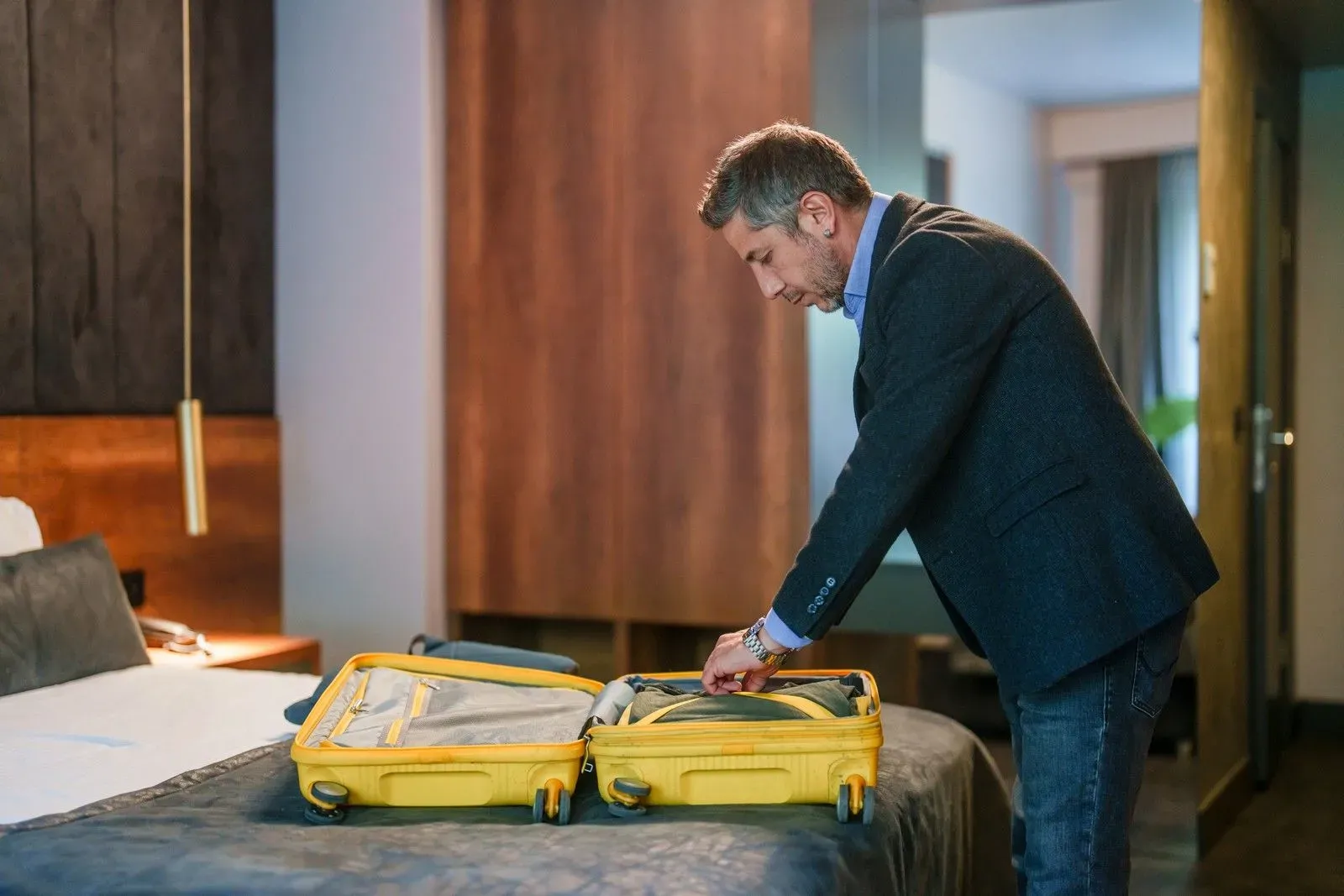 Το κόλπο των ταξιδιωτών με τις πλαστικές σακούλες που σώζει χώρο στη βαλίτσα