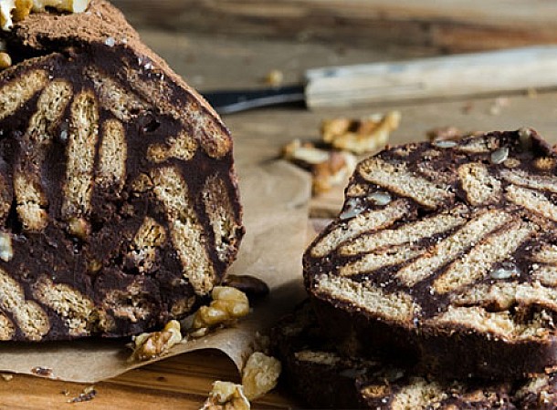 Κορμός σοκολάτας - συνταγές: Πώς φτιάχνετε το πιο εύκολο οικογενειακό γλυκό;