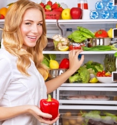 Τα λάθη που κάνεις με τον τρόπο που αποθηκεύεις τα τρόφιμά στο ψυγείο