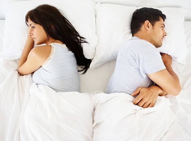 Tι είναι το διαζύγιο ύπνου που έχει σώσει χιλιάδες ζευγάρια