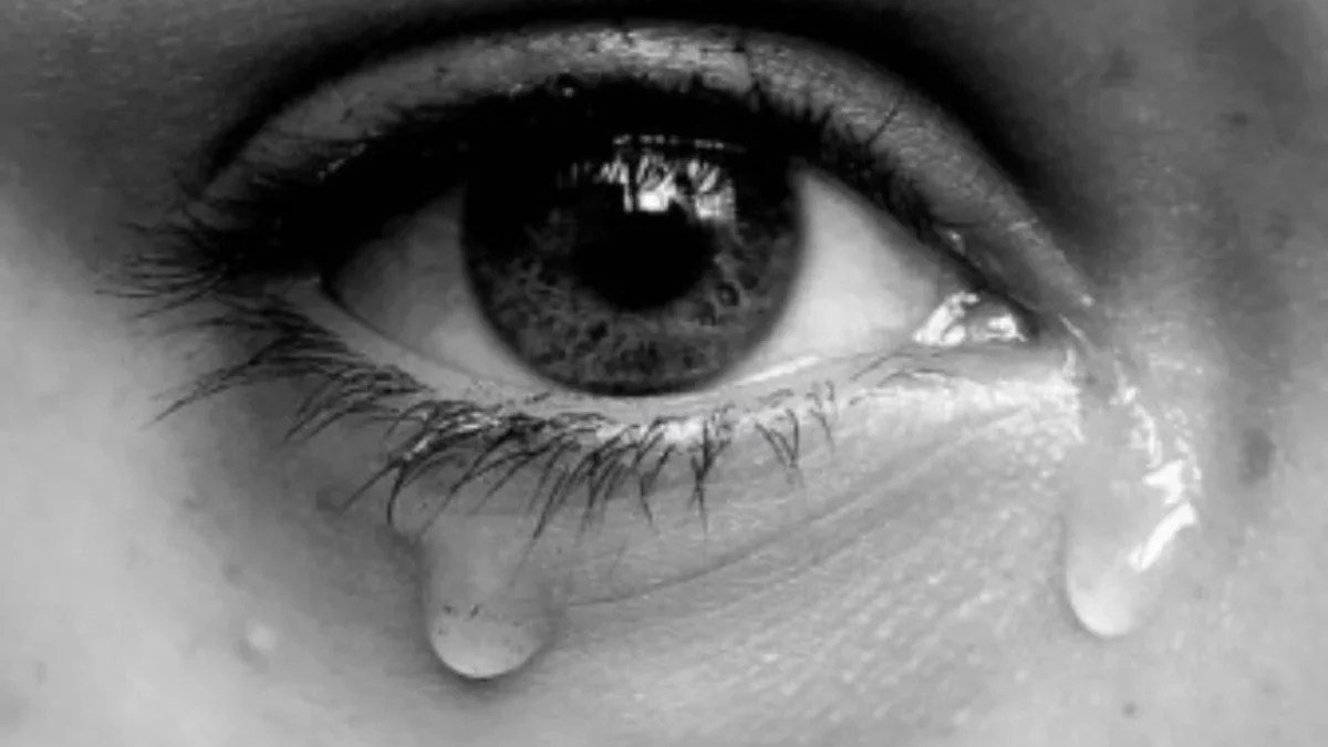 Το δικαίωμα να μην είσαι καλά σε έναν κόσμο που απαιτεί μόνο χαμόγελα