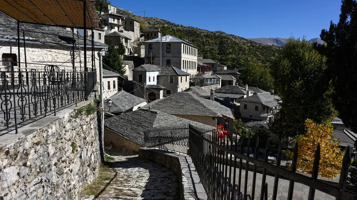 Φθινοπωρινές αποδράσεις σε βουνά και χωριά ως την περίοδο των Χριστουγέννων