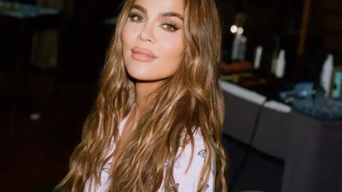 Το γαλλικό μανικιούρ της Khloe Kardashian με παιχνιδιάρικες λεπτομέρειες
