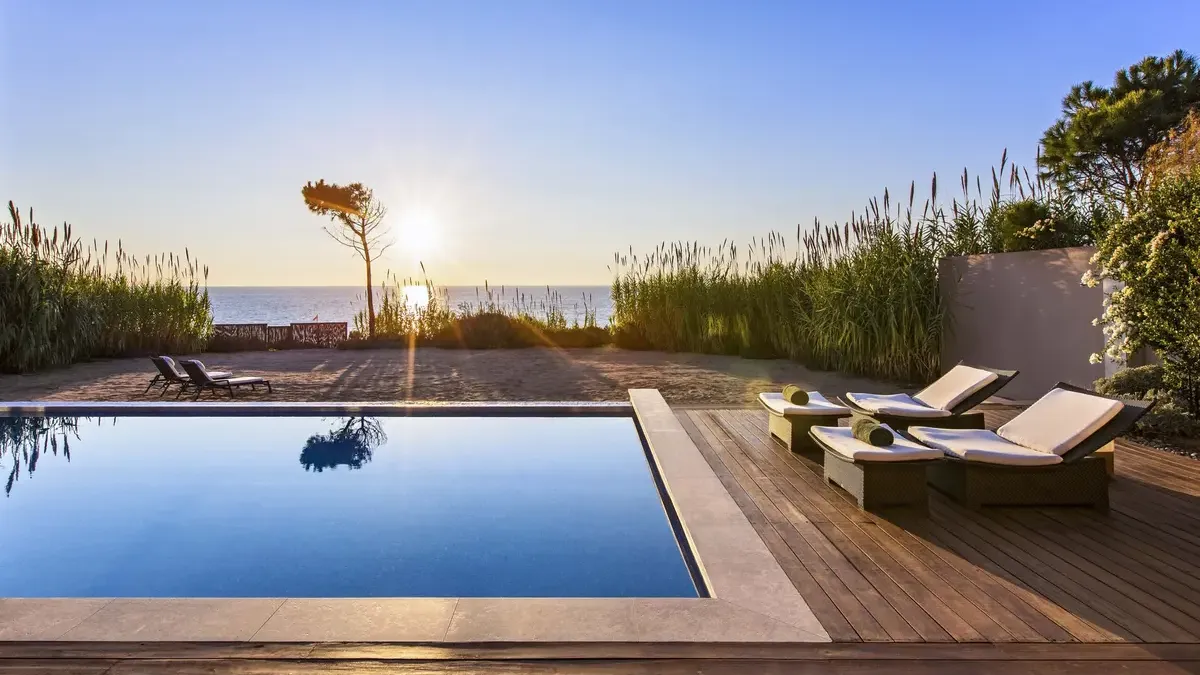 Τρία ξενοδοχεία της Costa Navarino στις κορυφαίες επιλογές των αναγνωστών