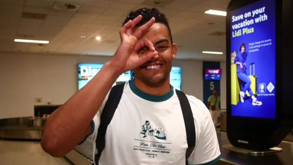 Από τη δυσλεξία στο βάθρο: Ο Εμμανουήλ Καραλής μιλά για τις μάχες και τον Αντετοκούνμπο