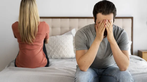 Τα 11 ψέματα που λένε στον εαυτό τους οι άνθρωποι που μένουν σε γάμους χωρίς αγάπη