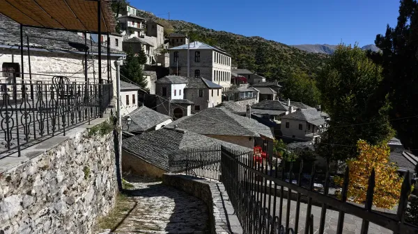 Φθινοπωρινές αποδράσεις σε βουνά και χωριά ως την περίοδο των Χριστουγέννων