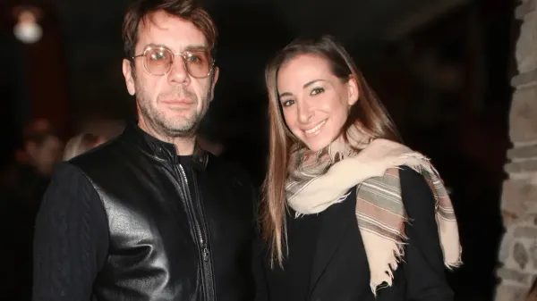 Η Μαρία Δελόγκα μοιράζεται αναμνήσεις από τον Γιώργο Μαζωνάκη ένα μήνα μετά τον θάνατό του