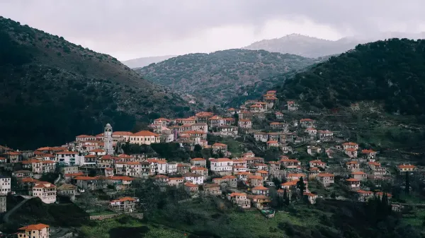 Πέντε ελληνικοί προορισμοί για μονοήμερες ή διήμερες αποδράσεις με ξεχωριστές γεύσεις