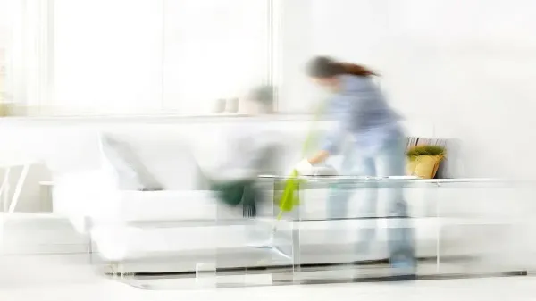 Πώς να διατηρείτε το σπίτι σας καθαρό και τακτοποιημένο με λίγες καθημερινές κινήσεις