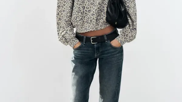 Το φούτερ με animal print της Zara αναβαθμίζει κάθε καθημερινό σας στυλ