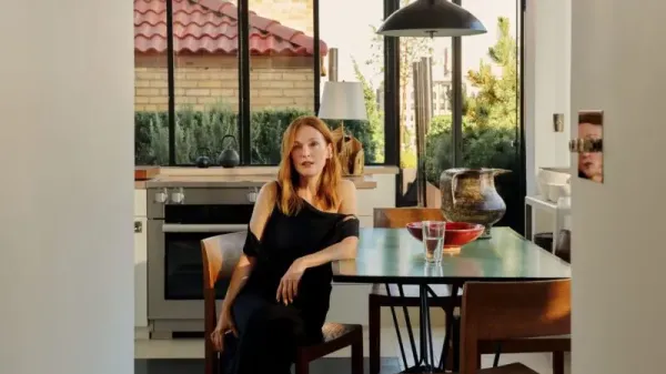 Το vintage ρετιρέ της Julianne Moore στη Νέα Υόρκη συνδυάζει ιστορία και λειτουργικότητα