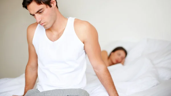 Οι άνδρες που νιώθουν πιεσμένοι και εξαντλημένοι, συχνά εμφανίζουν αυτές τις 10 χαρακτηριστικές συμπεριφορές χωρίς να το συνειδητοποιούν