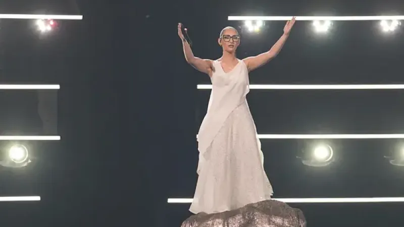 Eurovision 2025: Η Klavdia έστειλε την Ελλάδα στον μεγάλο τελικό. Τα δάκρυα χαράς