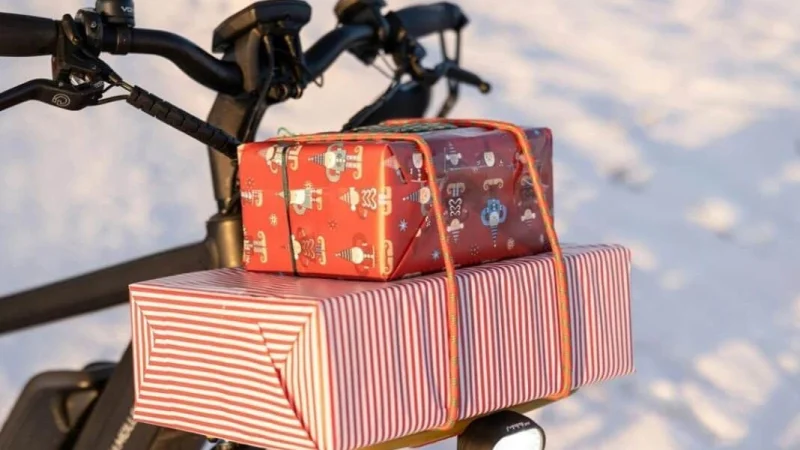 Συναγερμός για νέα απάτη με παραδόσεις δεμάτων: Πώς δρουν οι επιτήδειοι και τι πρέπει να προσέξετε