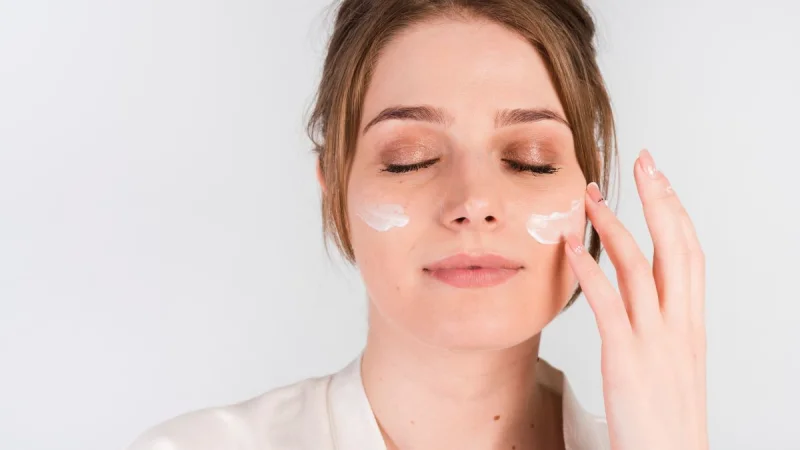 Τι είναι το mineral αντηλιακό και γιατί αξίζει να το δοκιμάσετε