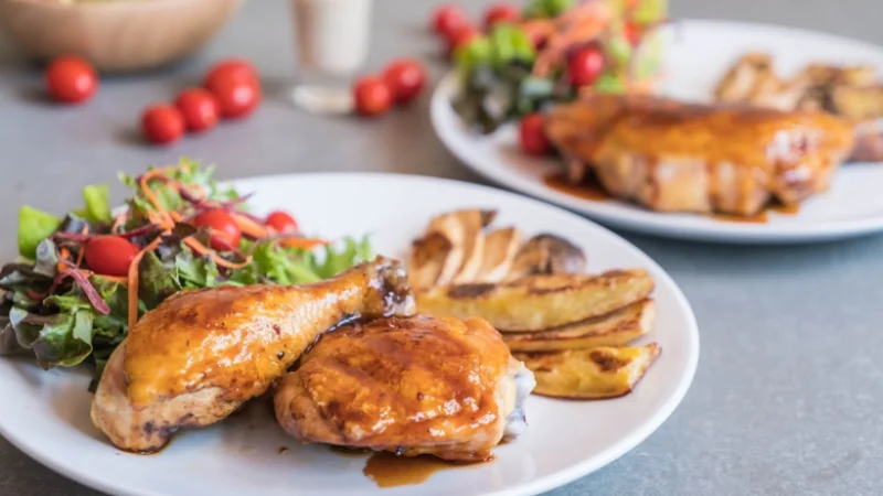 Πόσες ημέρες μπορεί να μείνει το μαγειρεμένο κοτόπουλο στο ψυγείο χωρίς να χαλάσει