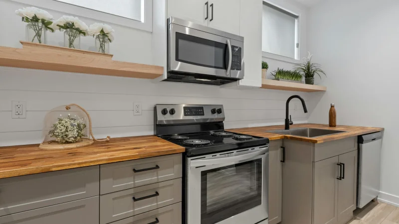 Φούρνος: Απαλλαγείτε από το επίμονο λίπος στο τζάμι της πόρτας με ένα προϊόν – Είναι πιο αποτελεσματικό από το ξύδι