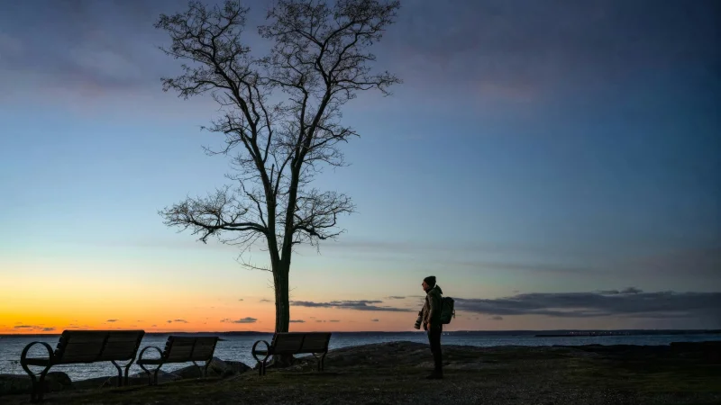 9 συμπεριφορές που συναντάμε συχνά σε ανθρώπους που δεν άκουσαν ποτέ «σ’ αγαπώ» στην παιδική τους ηλικία