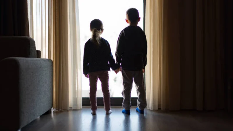 7 σημάδια ότι μεγαλώσατε σε μια δυστυχισμένη οικογένεια, σύμφωνα με την ψυχολογία