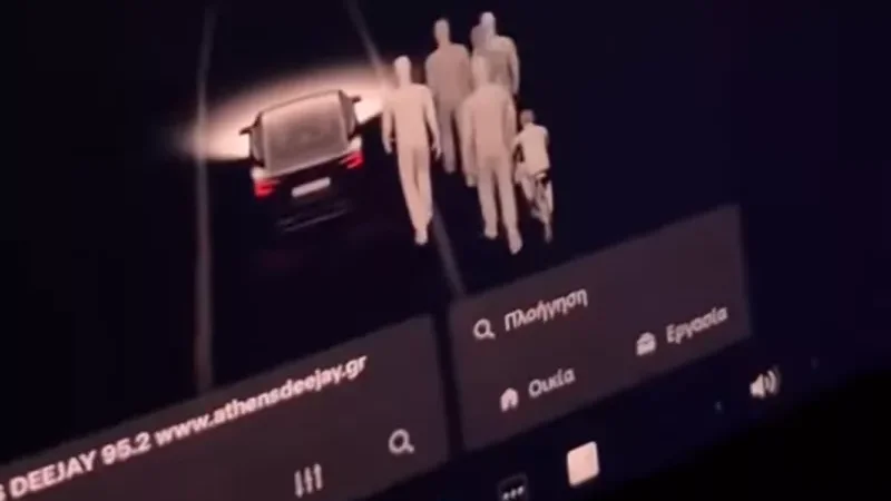 Viral στην Ελλάδα: Το Tesla που «είδε φαντάσματα» έξω από νεκροταφείο