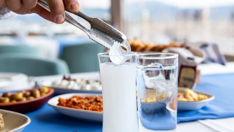 Τσίπουρο και ρακή: Ποια η διαφορά τους και ποια τα οφέλη για την υγεία