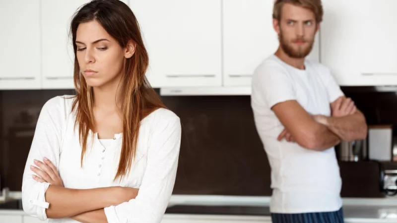 Πέντε λόγοι που γινόμαστε τοξικά επικριτικοί στη σχέση μας