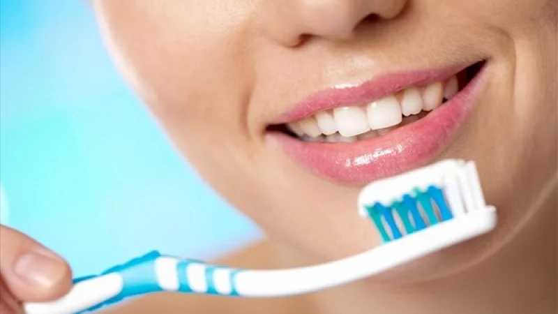 Βούρτσισμα δοντιών πριν ή μετά το πρωινό γεύμα;