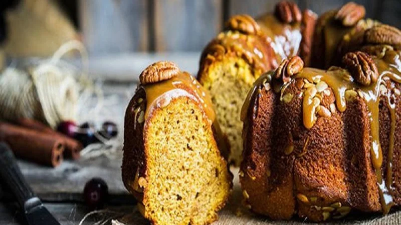 Κέικ με καφέ και επικάλυψη καραμέλας