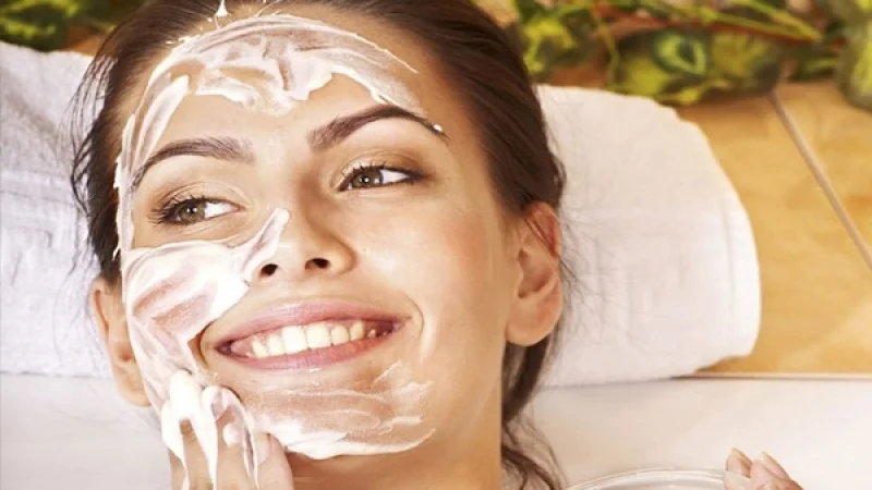 Η ιδανική skincare routine για κάθε γυναίκα, σε κάθε ηλικία