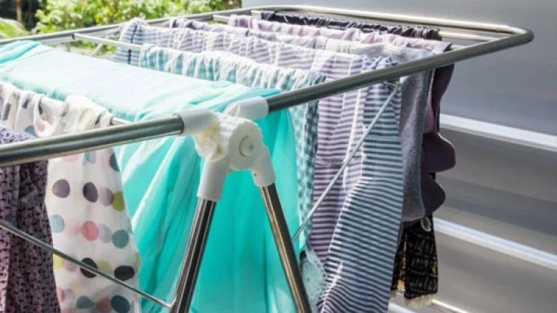 Μην αφήνετε ρούχα και παπούτσια έξω από το σπίτι απόψε Παρασκευή, παραμονή των Ταξιαρχών