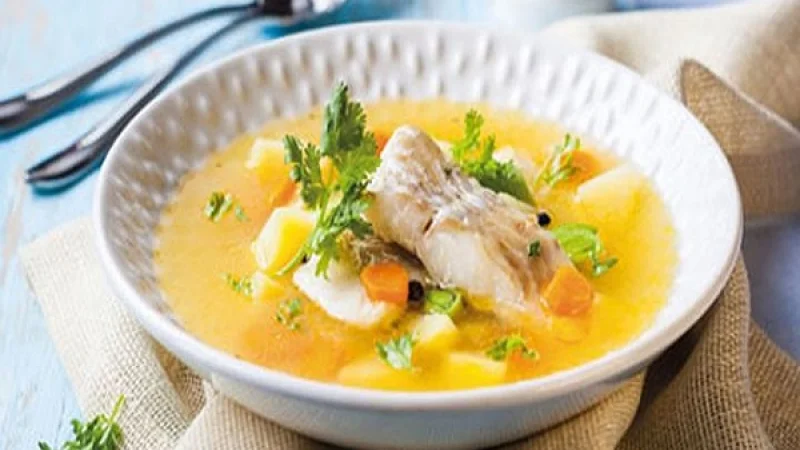 Ψαρόσουπα με μπακαλιάρο