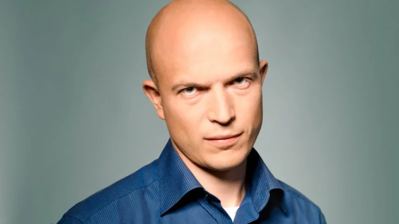 Ποιον κίνδυνο υποδηλώνει η πρόωρη φαλάκρα ή το γκριζάρισμα των μαλλιών