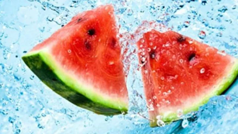 Διατροφή στον καύσωνα: Τα τρόφιμα που προσφέρουν την καλύτερη ενυδάτωση
