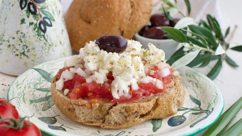 Η συνταγή της ημέρας: Πανεύκολος κρητικός ντάκος