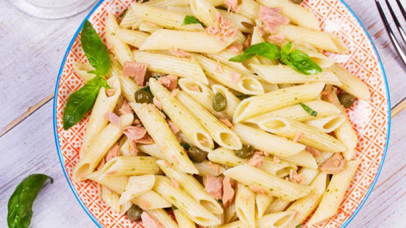 Πένες με τόνο και κάππαρη από τον Πέτρο Συρίγο