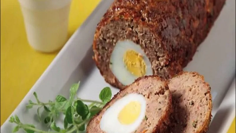 Ρολό κιμά γεμιστό με αβγά