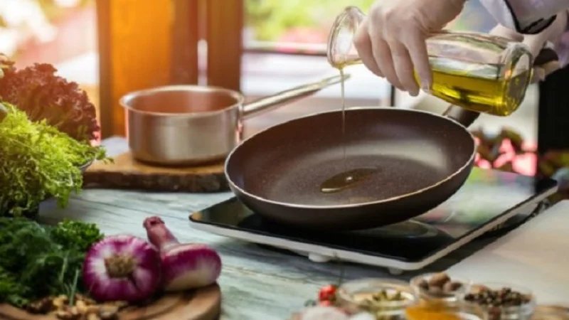 Πώς να ξεμυρίσει το σπίτι μετά από τηγάνισμα